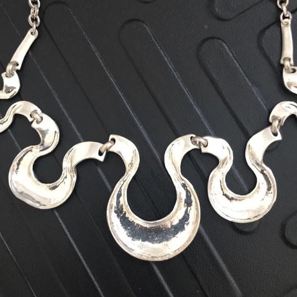 Silver tone Special Design Necklace - Picture 5 of 7